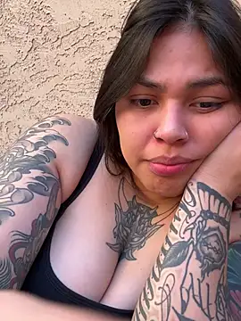 miacanela xo online show from March 11, 2025, 12:00 am