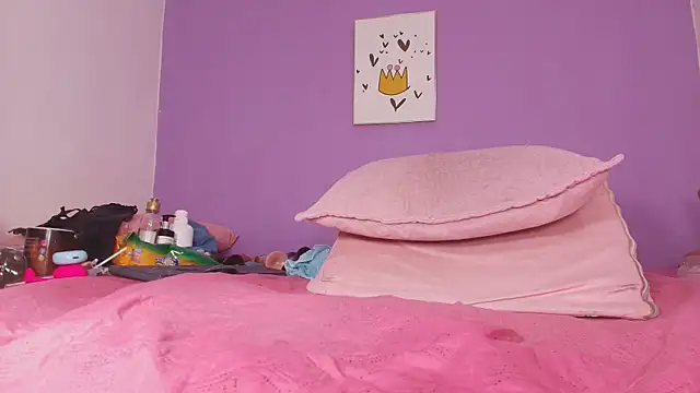 vale ross  online show from February 4, 2025, 6:14 am