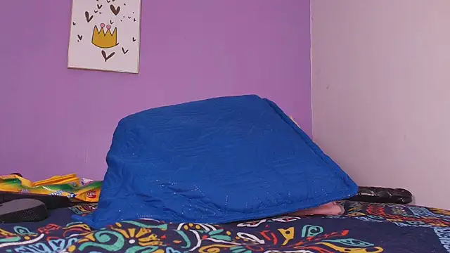 vale ross  online show from February 7, 2025, 9:16 am