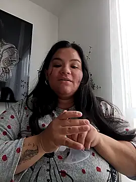 Snapshot of Julieta-tits chatting on February 16, 2026, 1:40 pm Julieta-tits online show from February 16, 2026, 1:40 pm