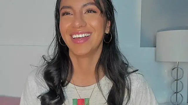 Tamaraakins online show from March 22, 2025, 6:47 pm