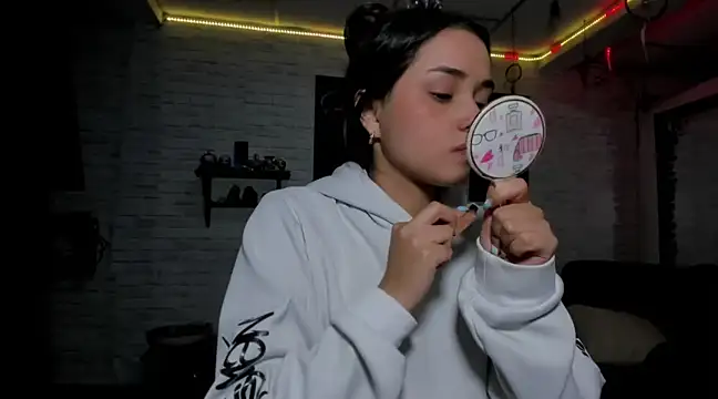 Kimmymadison- online show from December 4, 2024, 11:13 pm