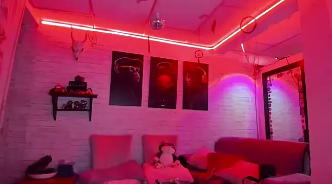 Kimmymadison- online show from January 13, 2025, 8:48 pm