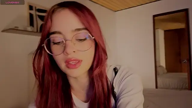 Roxxy mora online show from October 24, 2025, 9:33 pm