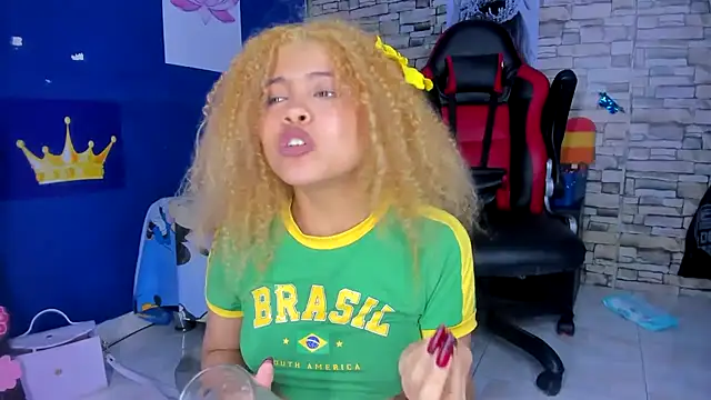 sofiacastillo01 online show from February 15, 2025, 12:48 am