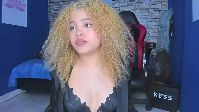 sofiacastillo01 online show from February 20, 2025, 5:40 pm