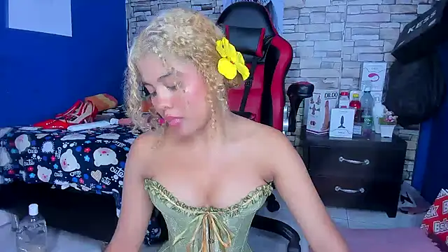 sofiacastillo01 online show from March 15, 2025, 12:36 am