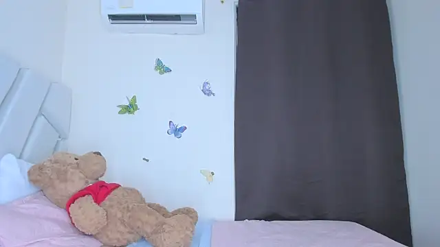 sofiacastillo01 online show from February 27, 2026, 1:44 pm