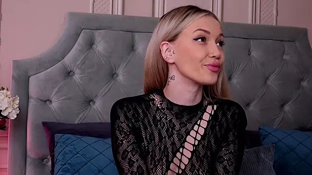 LucyAddison online show from February 20, 2025, 5:33 am