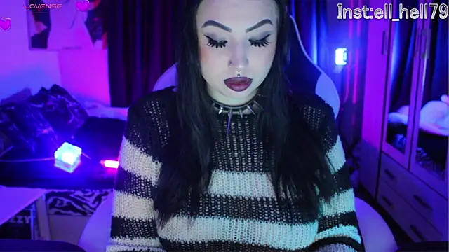 Kitty goth online show from January 12, 2026, 7:19 pm