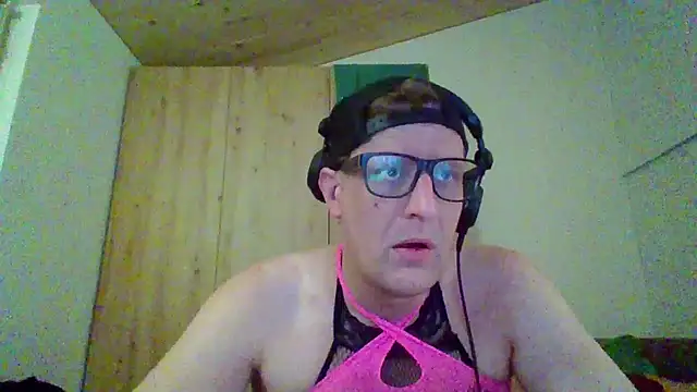 Bigthroaterboy online show from September 24, 2025, 5:16 pm