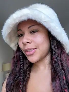 HaileyDiana online show from March 28, 2026, 11:10 am