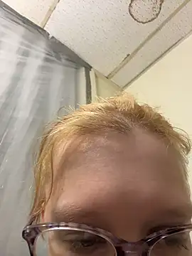 Snapshot of YandereDemon chatting on March 6, 2026, 3:47 am YandereDemon online show from March 6, 2026, 3:47 am