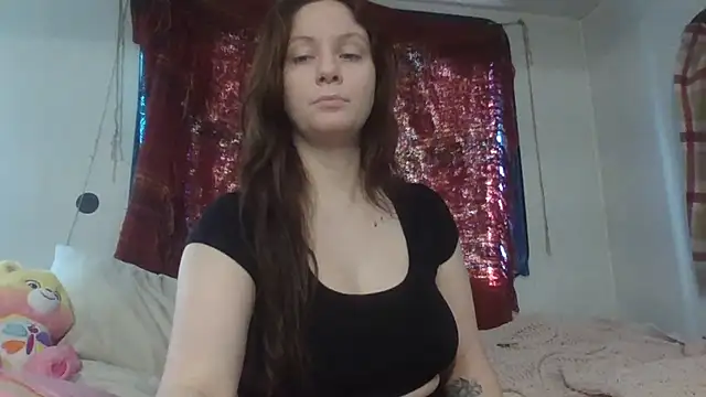 Snapshot of emerieskye20 chatting on January 18, 2025, 7:48 pm emerieskye20 online show from January 18, 2025, 7:48 pm