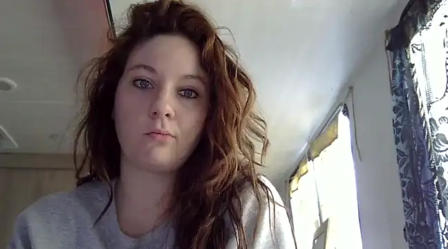 Snapshot of emerieskye20 chatting on February 2, 2025, 3:39 pm emerieskye20 online show from February 2, 2025, 3:39 pm