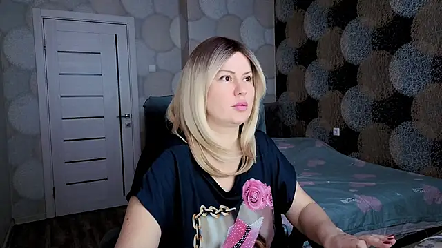 Snapshot of natusik chatting on December 4, 2024, 8:01 am natusik online show from December 4, 2024, 8:01 am