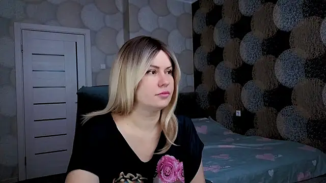 Snapshot of natusik chatting on December 5, 2024, 5:26 am natusik online show from December 5, 2024, 5:26 am