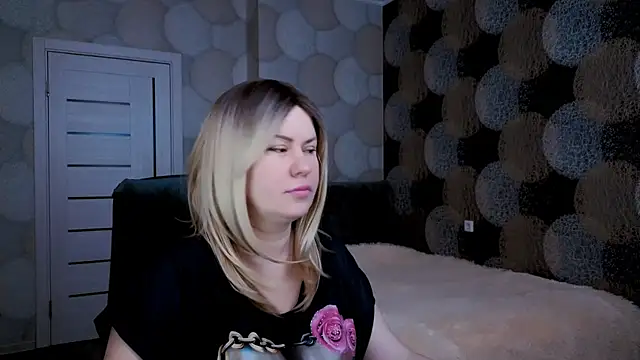 Snapshot of natusik chatting on February 18, 2025, 1:10 am natusik online show from February 18, 2025, 1:10 am