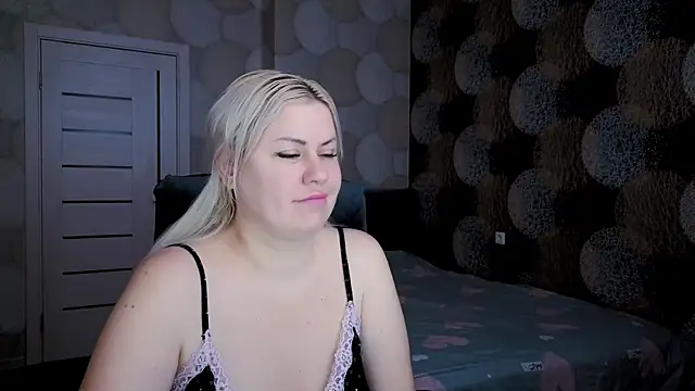 Snapshot of natusik chatting on March 6, 2025, 11:53 pm natusik online show from March 6, 2025, 11:53 pm