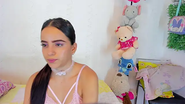 Snapshot of emilyclay_1 chatting on October 29, 2025, 9:05 pm emilyclay 1 online show from October 29, 2025, 9:05 pm