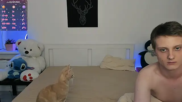 Snapshot of shaameless chatting on February 14, 2025, 5:46 pm shaameless online show from February 14, 2025, 5:46 pm