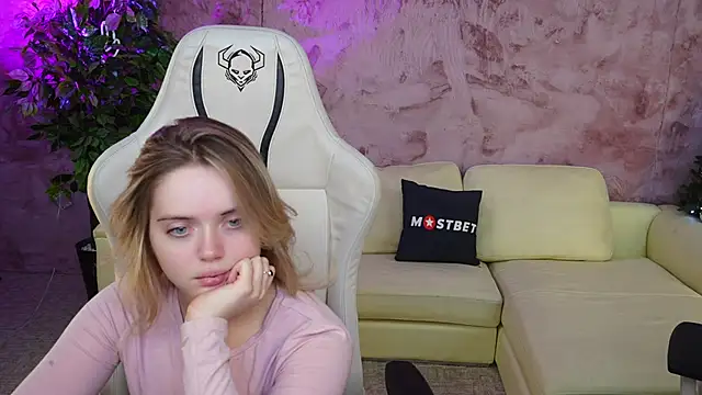 Cassy-Celestial  online show from January 11, 2025, 11:46 pm