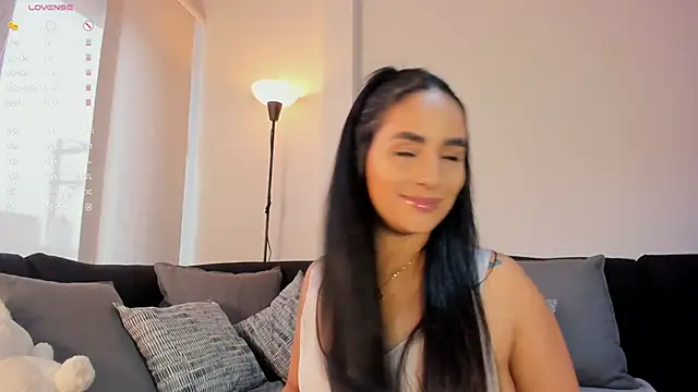 iara martinez online show from November 24, 2025, 3:12 pm