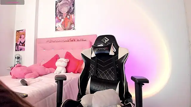 little jade online show from October 30, 2025, 8:09 pm