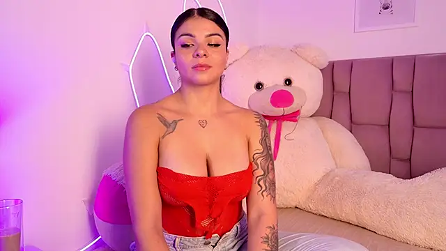 SophiaKarson online show from November 8, 2025, 7:34 pm