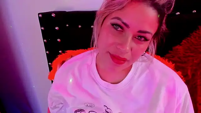 Natalia Montoya online show from February 10, 2025, 12:08 pm