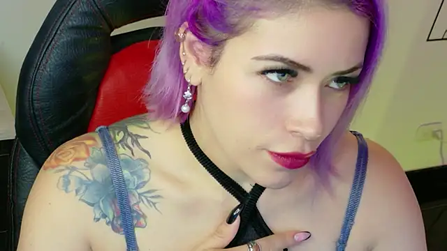 Natalia Montoya online show from June 7, 2026, 8:18 am