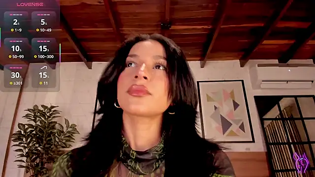 LunaRuso online show from October 19, 2025, 8:20 pm