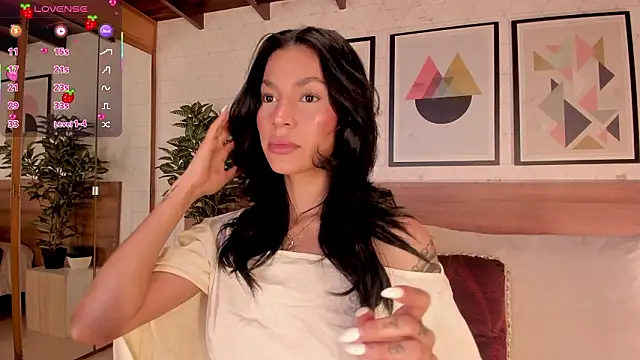 LunaRuso online show from March 18, 2026, 7:17 pm