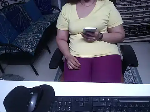 Arushisingh8888 online show from January 28, 2025, 9:19 am