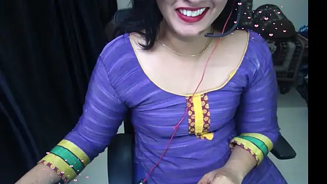 Arushisingh8888 online show from June 9, 2026, 12:06 pm