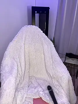 BellaNaye  online show from February 26, 2025, 1:08 pm