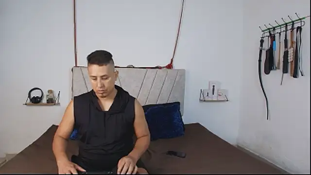 Liana Asaff online show from January 14, 2026, 10:58 pm