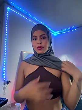 JannaNader12 online show from October 6, 2025, 10:40 pm