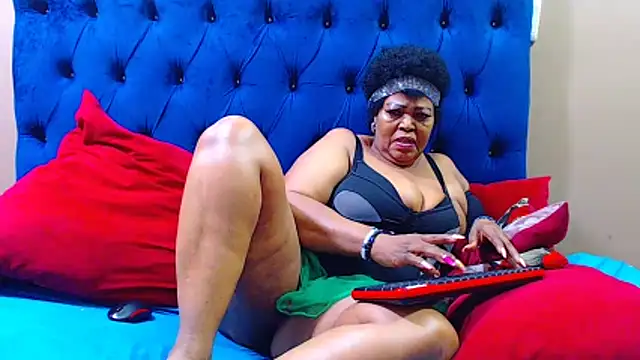 ebonycandy10 online show from April 8, 2026, 8:31 pm