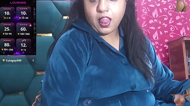 Sexy komolika online show from November 21, 2025, 4:05 pm