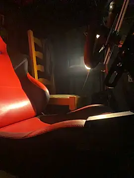 Flouflolutin online show from November 4, 2025, 8:52 pm