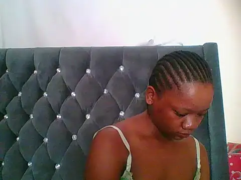 HotJeylee online show from December 23, 2025, 8:01 am