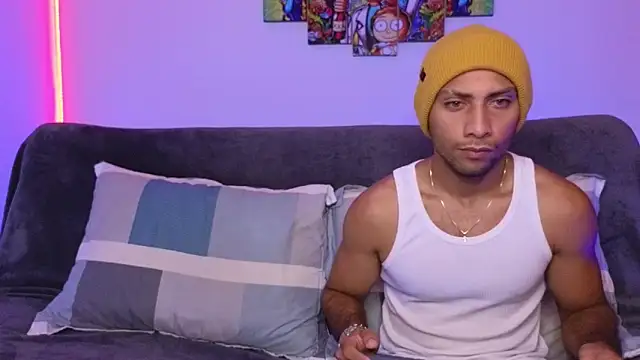 Snapshot of catalina_y_tylerjhons chatting on December 9, 2024, 4:45 am catalina y tylerjhons online show from December 9, 2024, 4:45 am