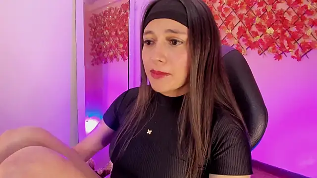 Sweet Candies online show from February 3, 2025, 4:14 am