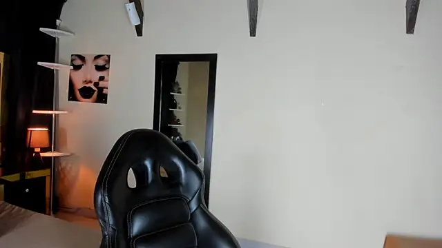 EmiliWilliams online show from November 21, 2025, 11:47 pm