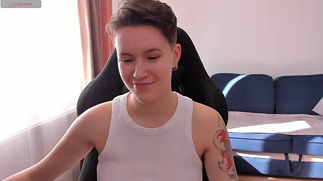 JessieFlower online show from September 18, 2025, 8:16 am