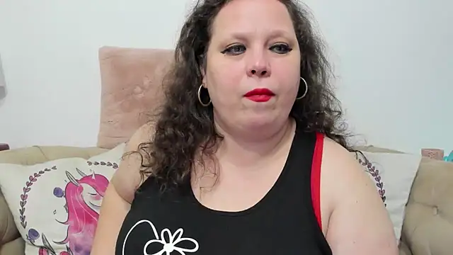 KarolineJoyy online show from February 4, 2026, 7:42 pm