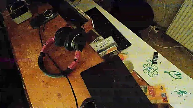 Snapshot of BongChannel chatting on January 7, 2025, 7:59 pm BongChannel online show from January 7, 2025, 7:59 pm