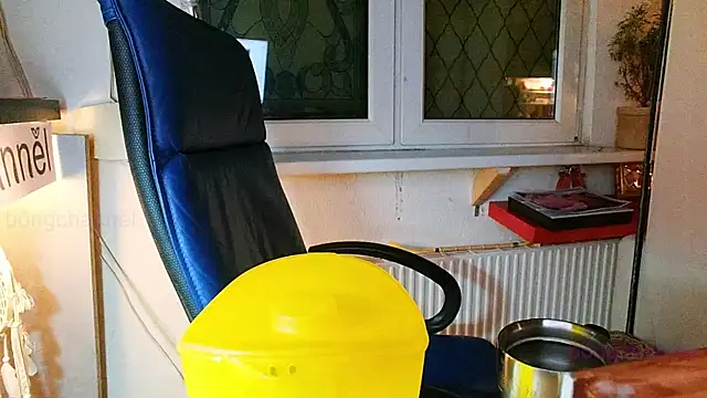 Snapshot of BongChannel chatting on January 22, 2025, 10:15 pm BongChannel online show from January 22, 2025, 10:15 pm