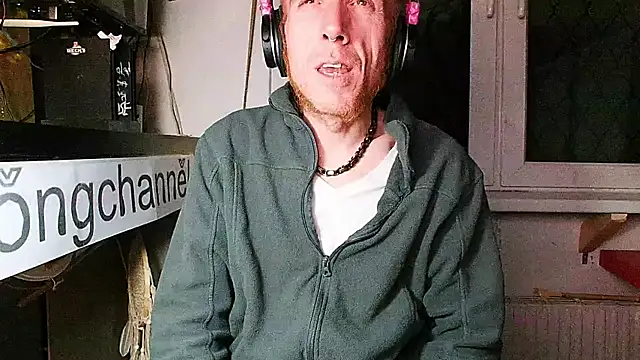 Snapshot of BongChannel chatting on January 24, 2025, 4:27 am BongChannel online show from January 24, 2025, 4:27 am